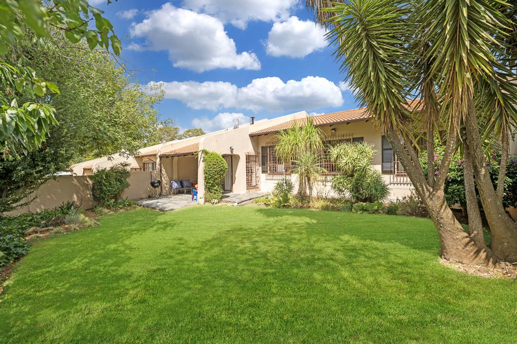 3 Bedroom Townhouse in River Club For Sale R2,350,000 2222940