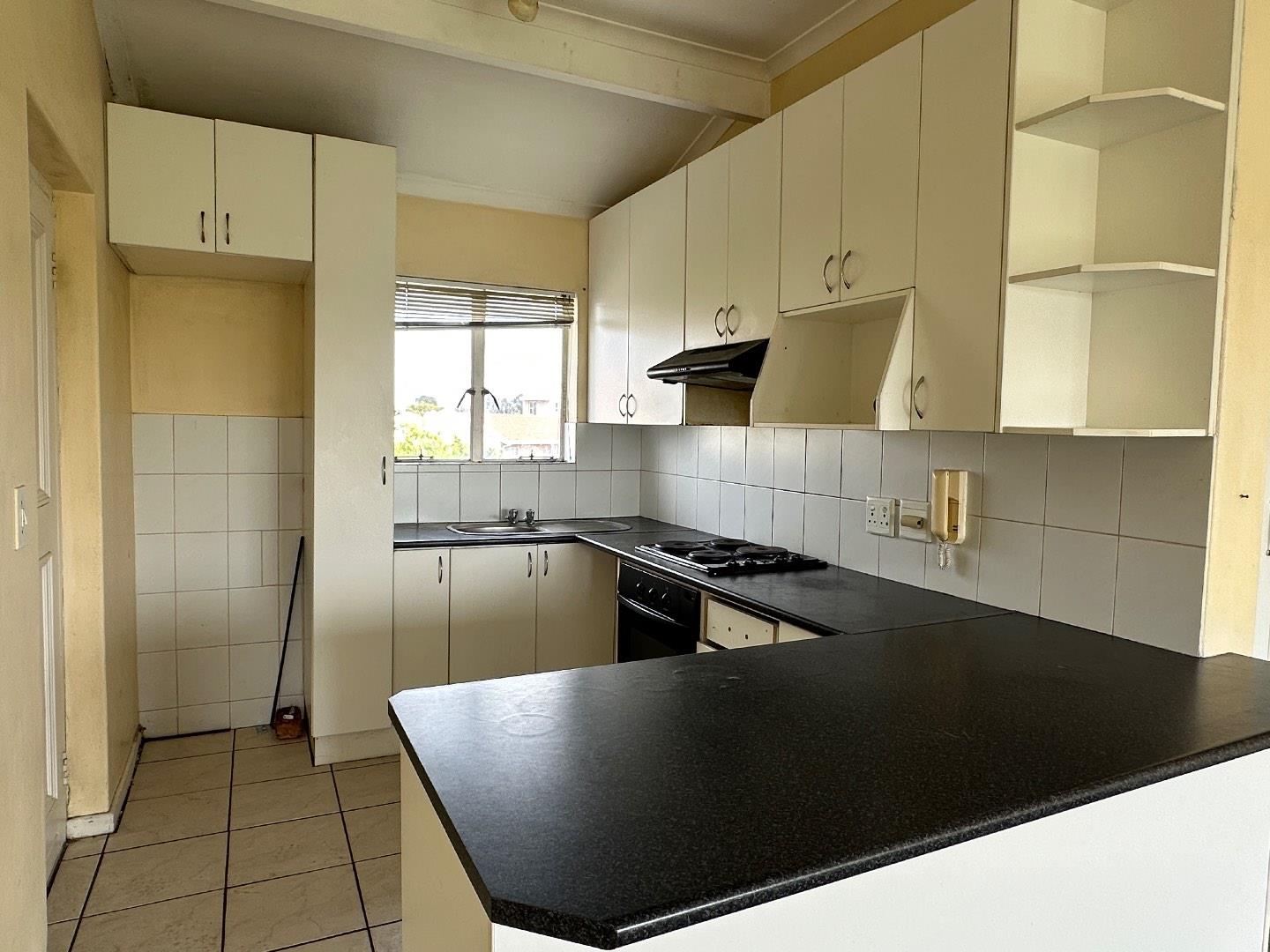 2 Bedroom Apartment in Oak Glen, Bellville Sold for R 699,000 2109197