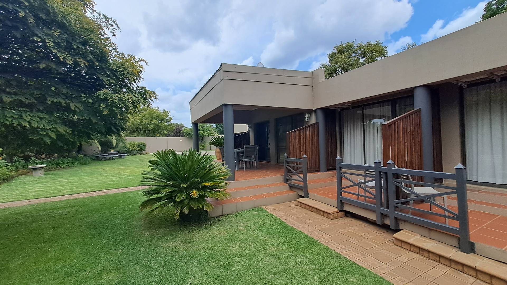 Golden Investment Property in Dan Pienaar, Bloemfontein House for