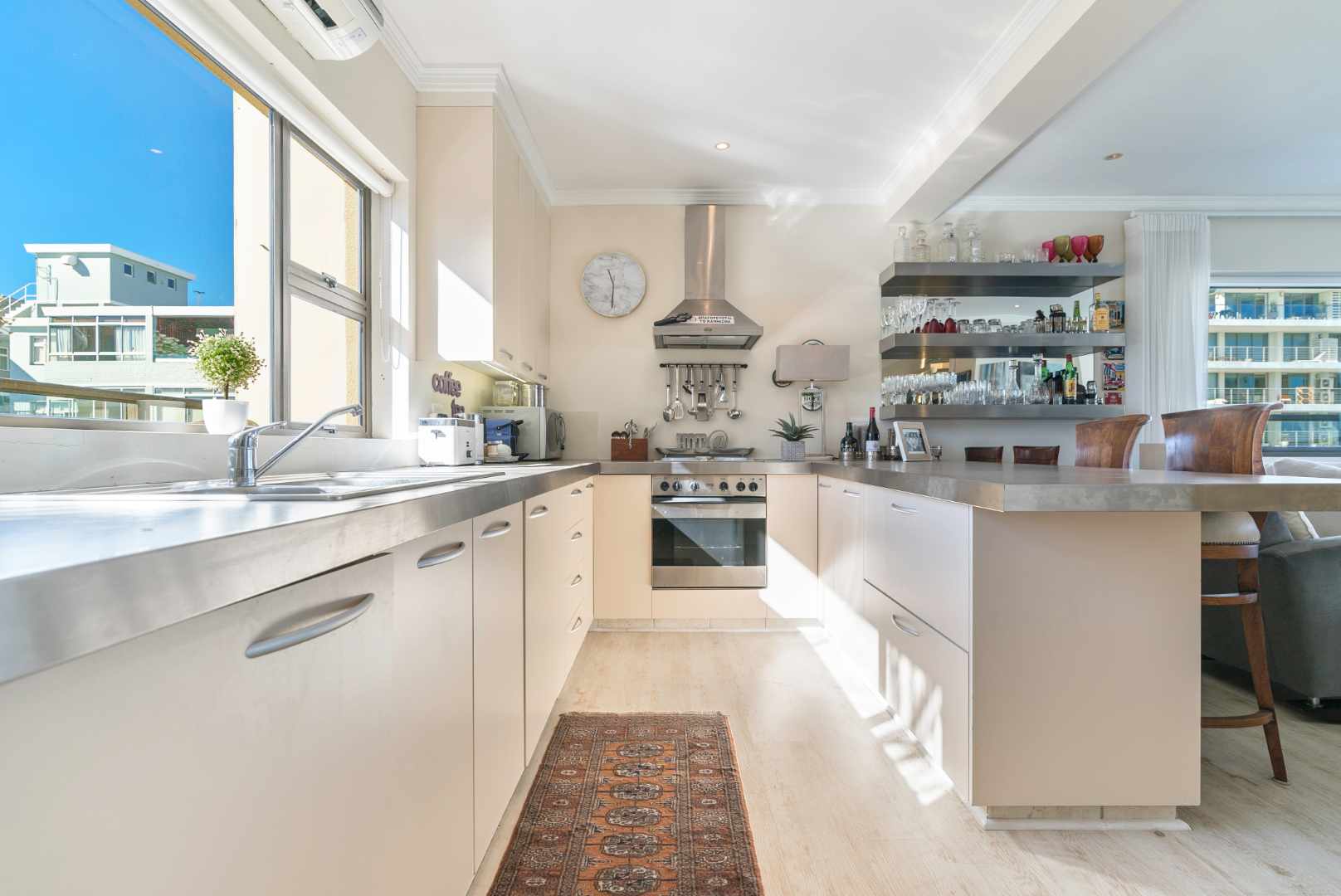 Sea Point Apartment For Sale in Sea Point, Cape Town was listed for