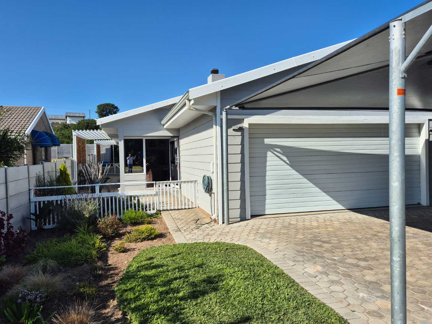 3 Bedroom House in Tergniet For Sale No Transfer Duties, Inverter