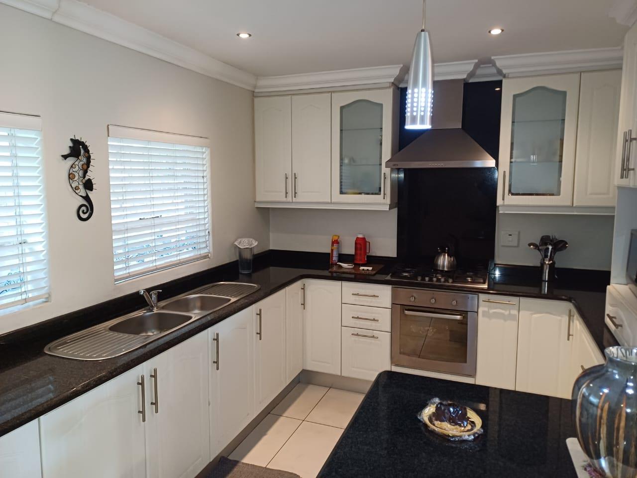 For Sale Arboretum Townhouse with 4 bedrooms, double garage, pet