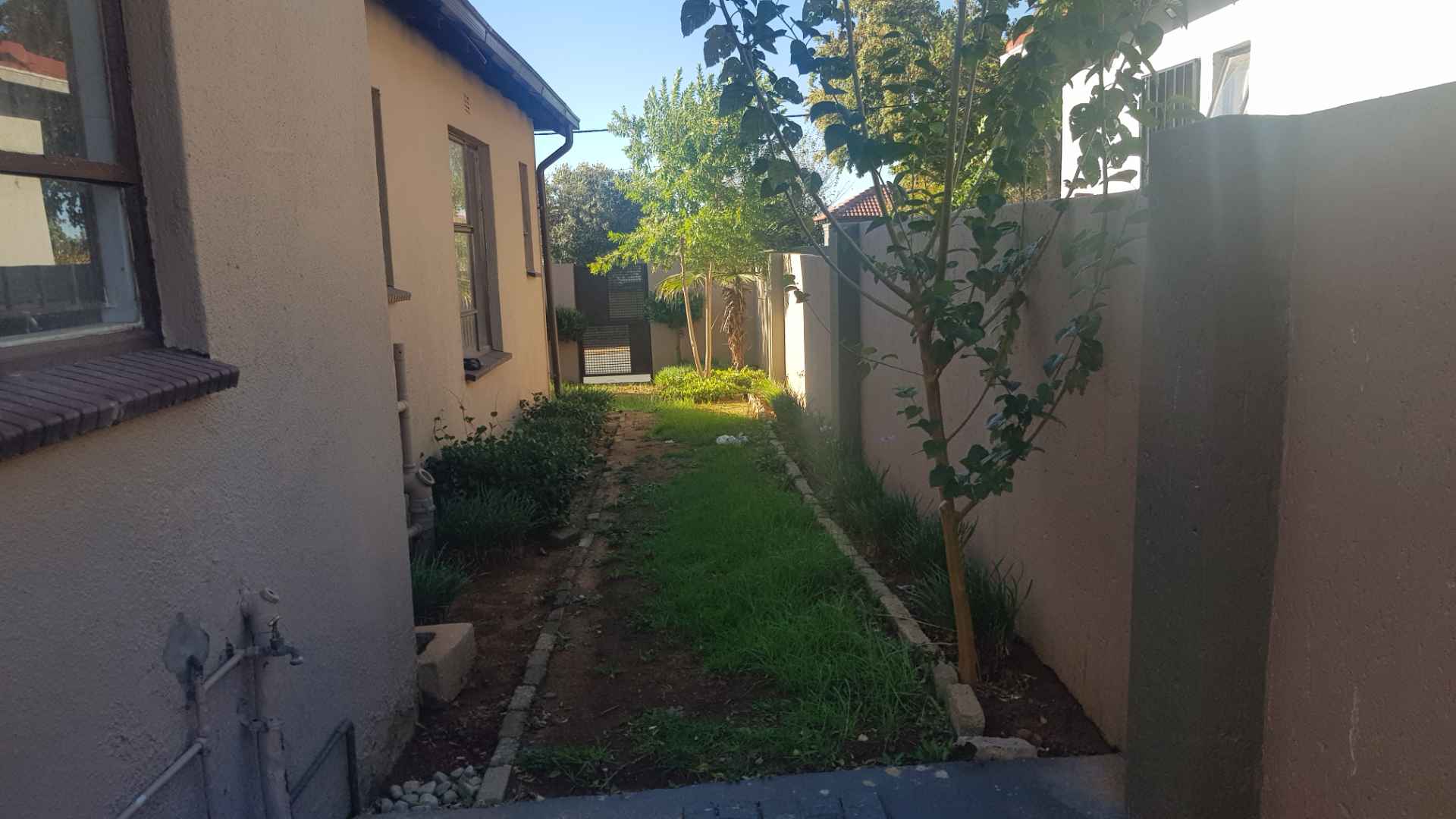 Cosmo City Gem: Charming 3br House With Flatlet, Paved Yard, And Braai 