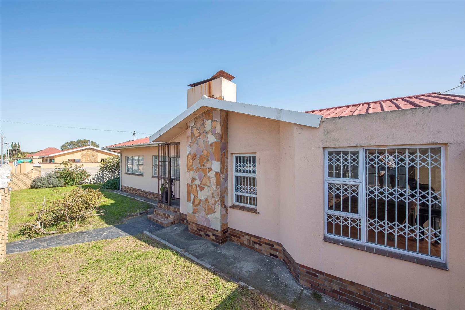 Parow Valley House For Sale in Parow Valley, Parow was listed for R1