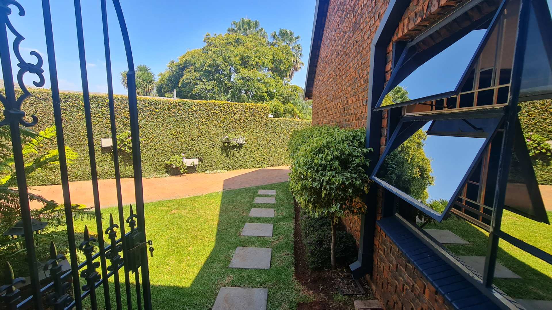 3 Bedroom House in Faerie Glen To Rent R20,000/month 2134353