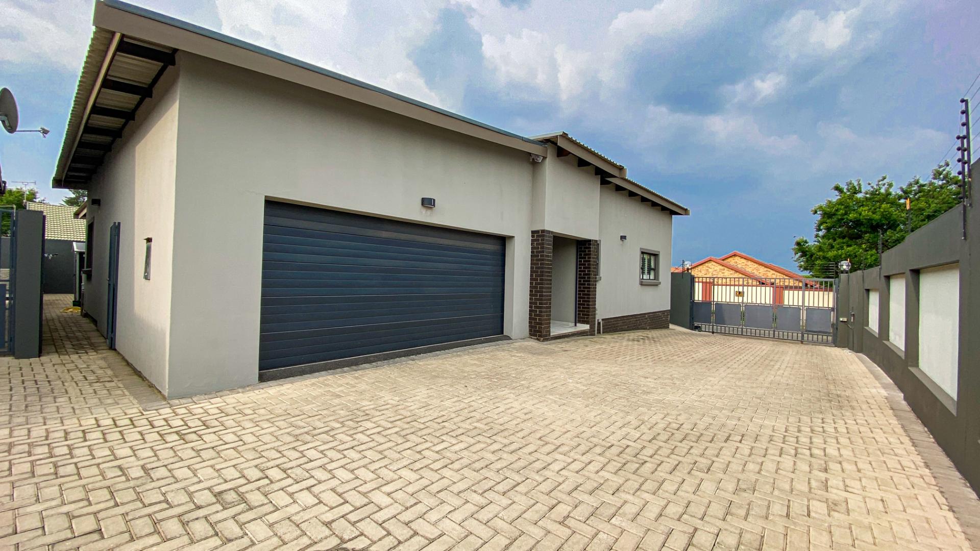 New Redruth Property property and houses for sale in New Redruth