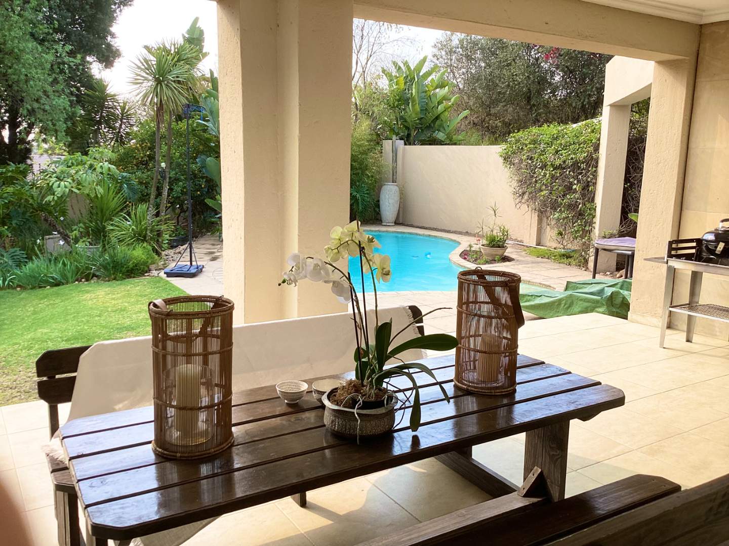 Fourways House To Rent 4 bedrooms, solar pool, spacious gardens