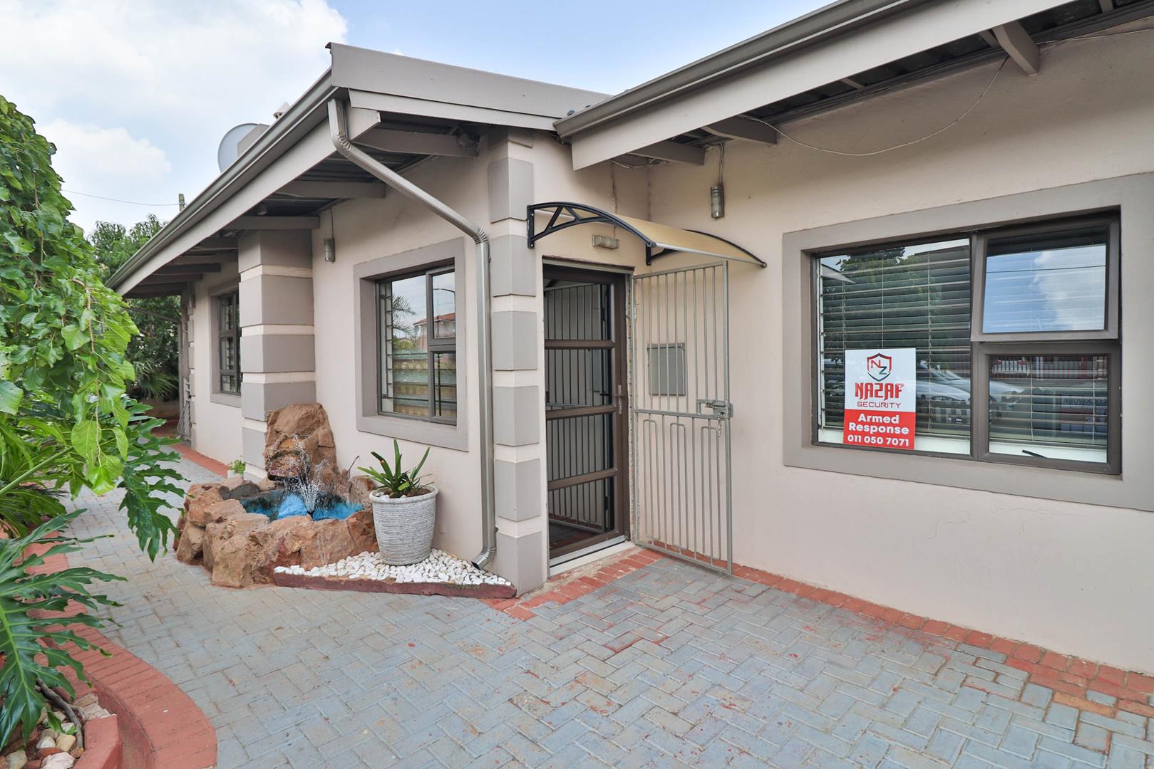 3 Bedroom House For Sale in Actonville for R1,175,000 2213812