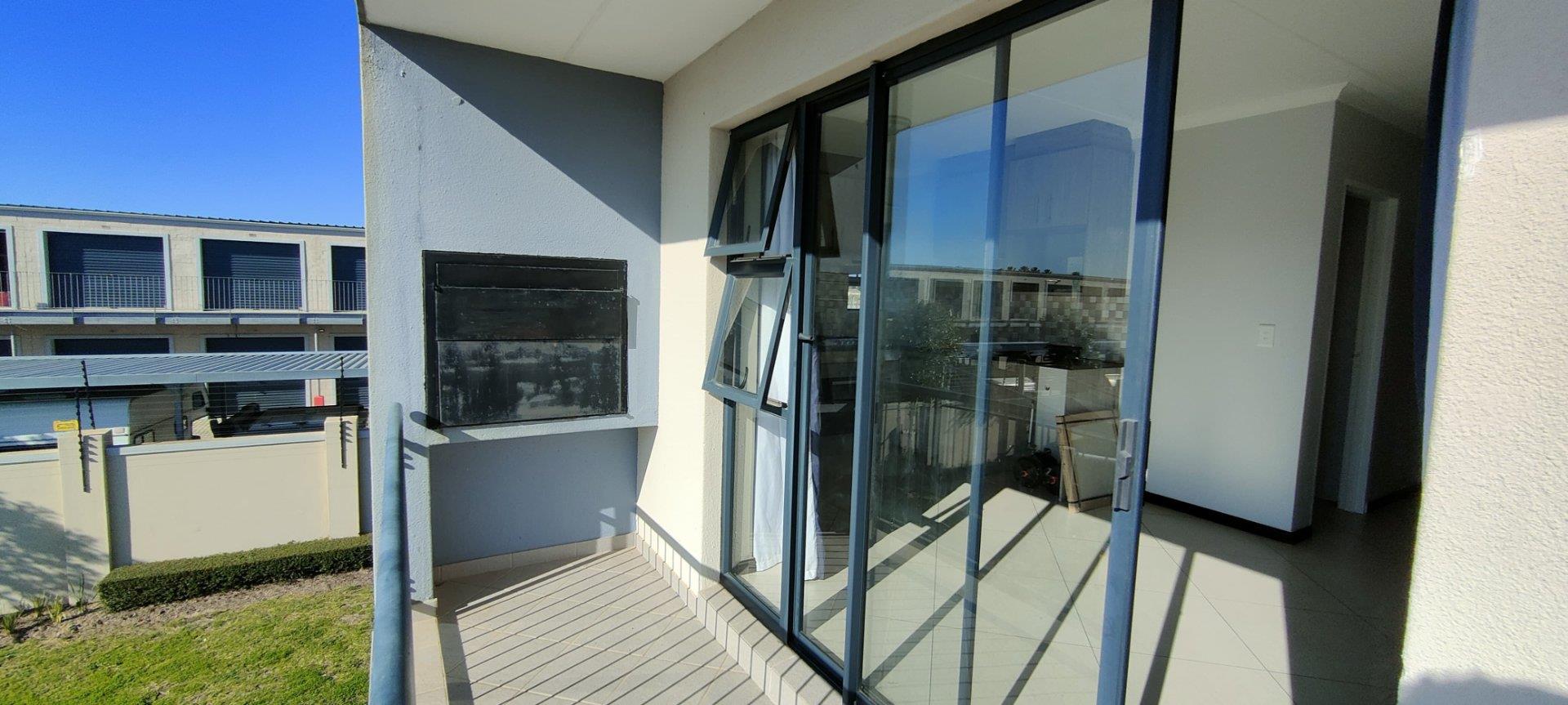 Buhrein Apartment To Rent 1bedroom, private braai, balcony, fiber