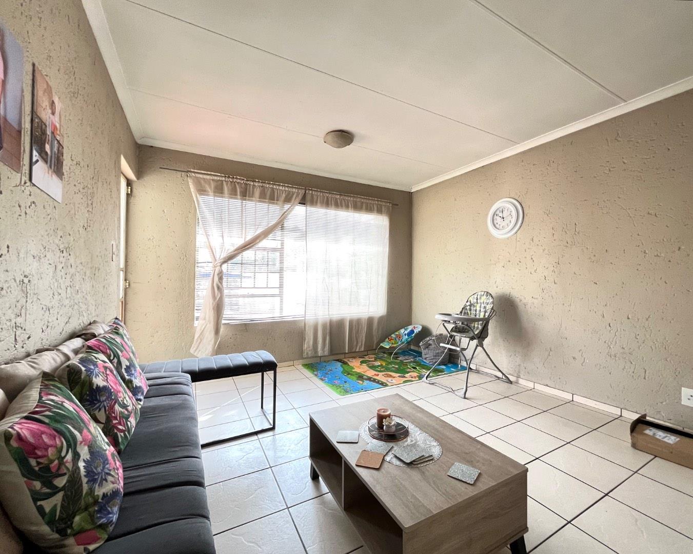 Johannesburg Houses To Rent In Randpark Ridge Bedroom Apartment In
