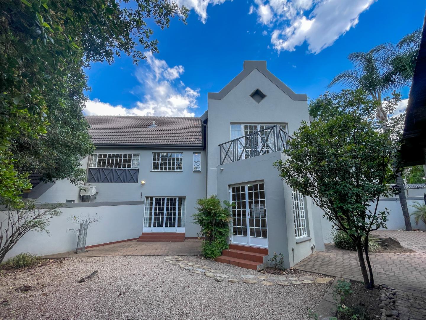 Invest in Luxury Living: Exclusive Duet Home in Waterkloof