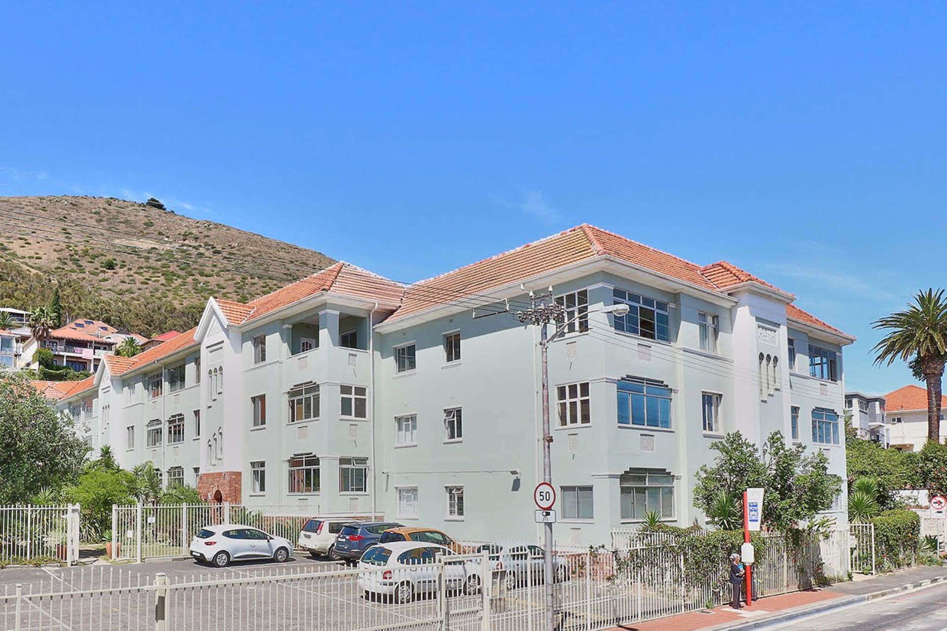 Green Point Apartment For Sale in GREEN POINT, CAPE TOWN for sale in