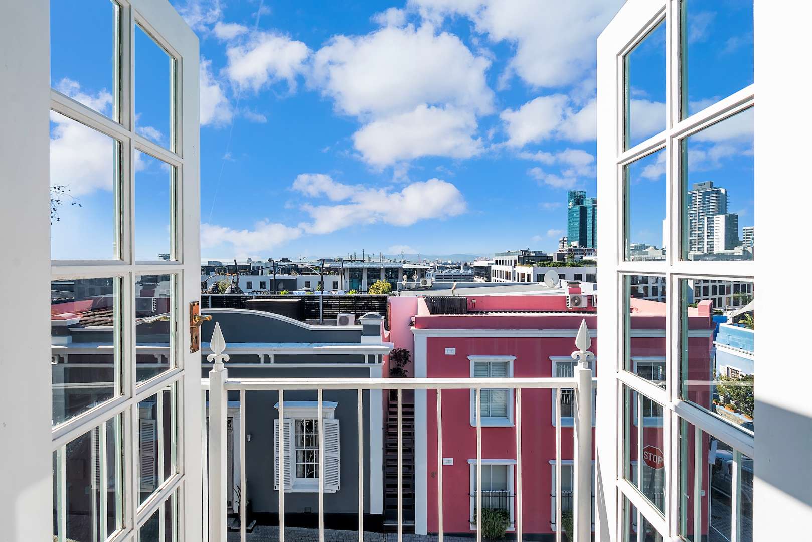 3 Bedroom House in De Waterkant For Sale R7,250,000 2202213