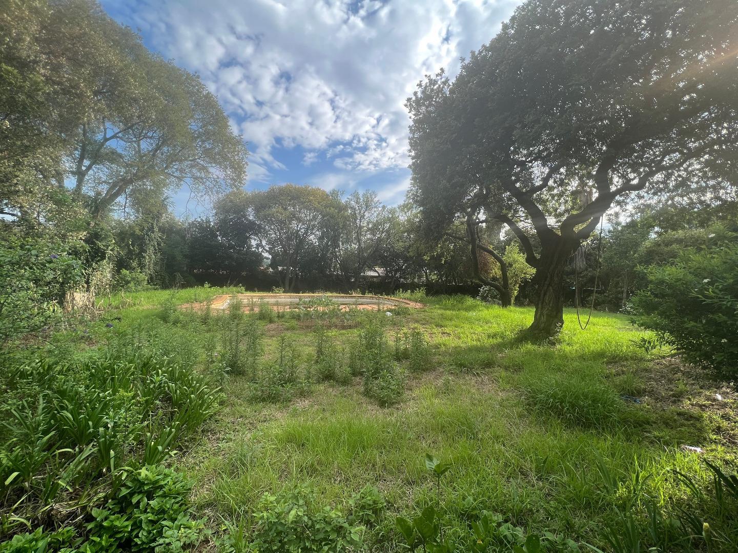 Unleash Your Development Potential: Exceptional 1983 m2 Land in Prime Menlopark Location for Investors and Developers
