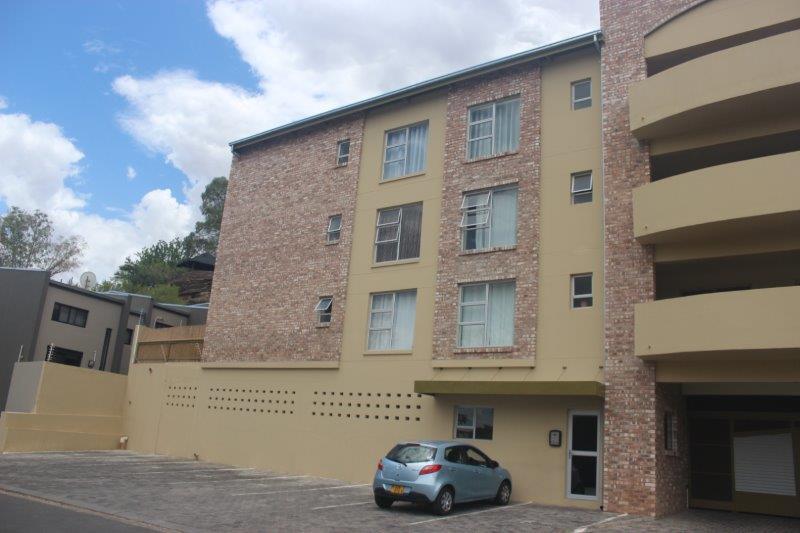 Stylish 3Bed Apartment in Klein Windhoek with Garden, Elevator & 24hr Security For Sale