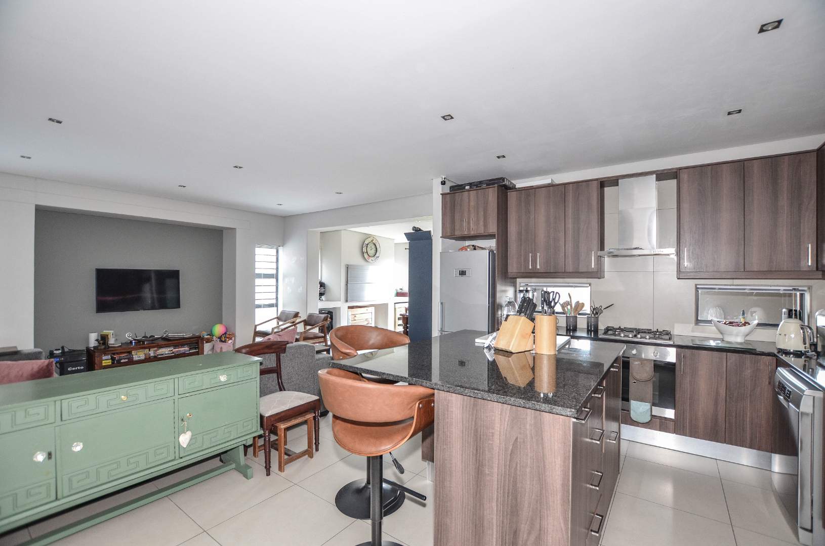 3 Bedroom House in Turnberry Village For Sale R2,690,000 2216540