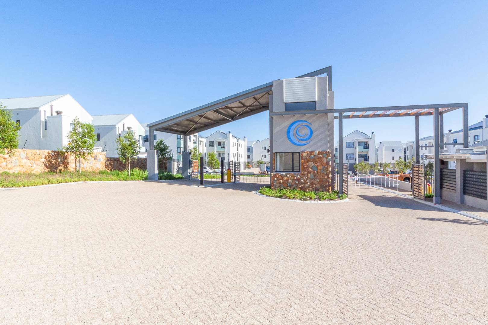 2 Bedroom Apartment in Cape Gate, Brackenfell Rental Monthly for R