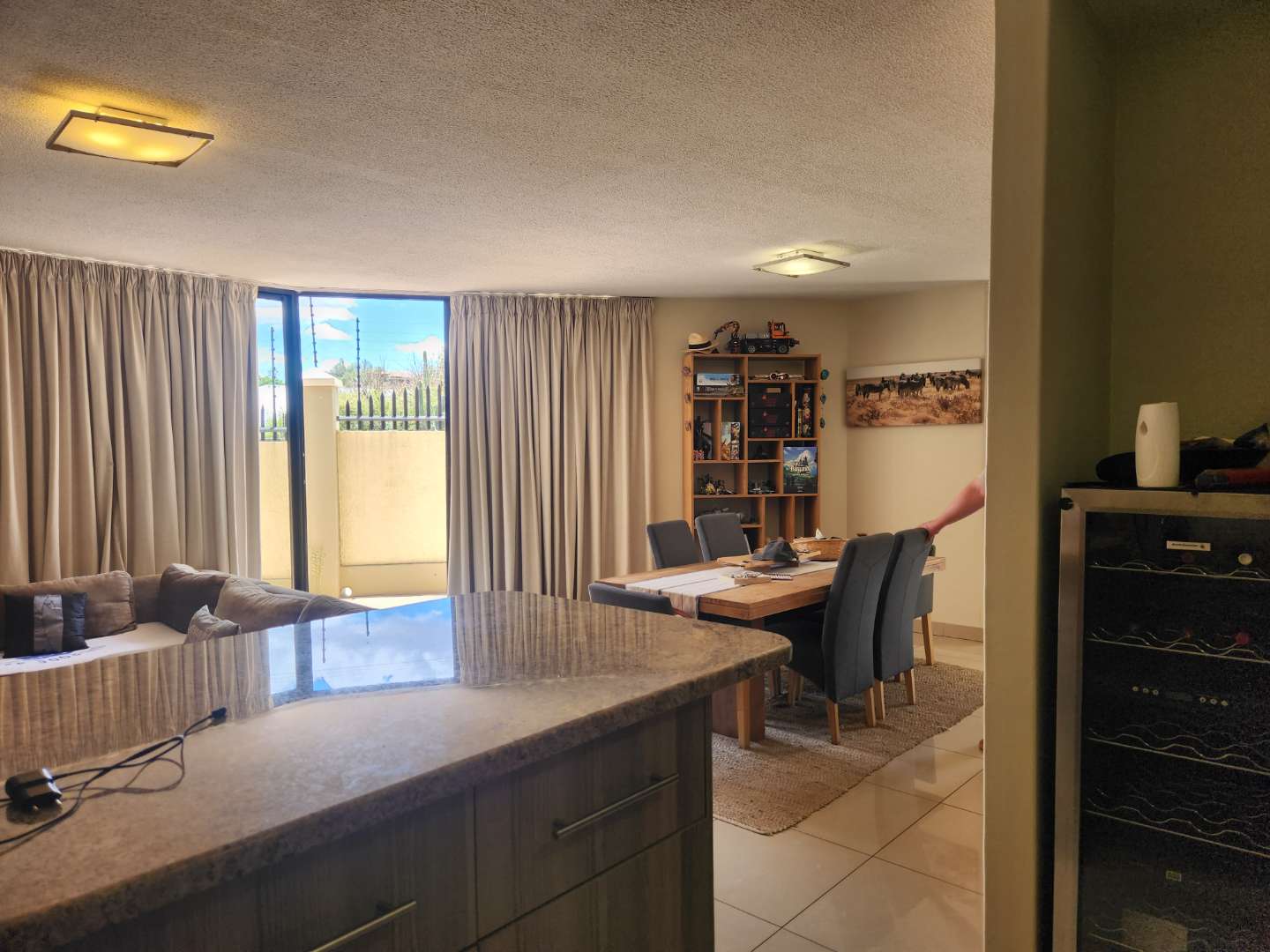 Modern Klein Windhoek Townhouse For Sale 3 EnSuite Bedrooms, Near