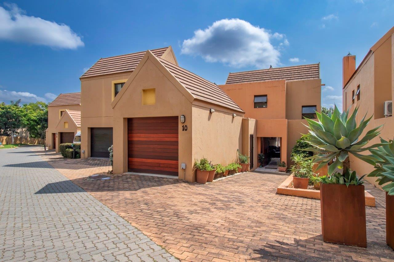 2 Bedroom Cluster in Boskruin For Sale R1,700,000 2012761