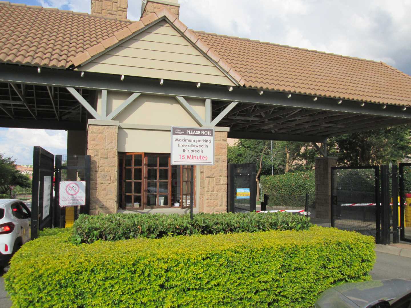 2 Bedroom Townhouse in Summerfields Estate For Sale R605,000 2215291