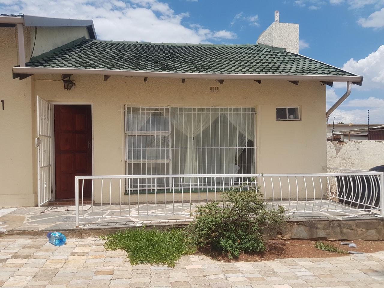 House to Rent in Primrose 2 beds, petfriendly, private garden, secure