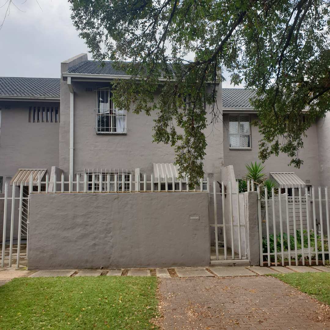 Townhouse For Sale in Meyerton Central