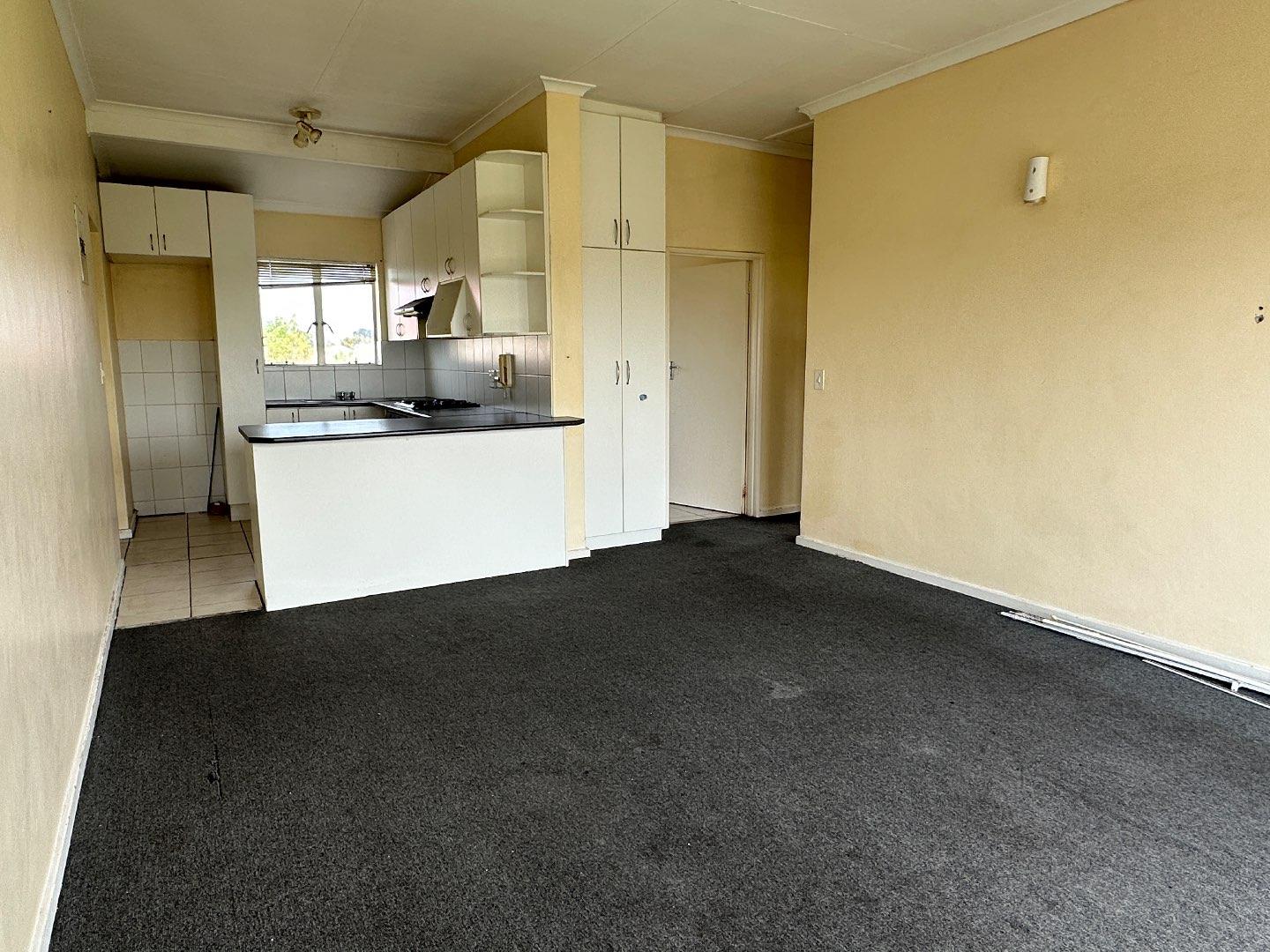 2 Bedroom Apartment in Oak Glen, Bellville Sold for R 699,000 2109197