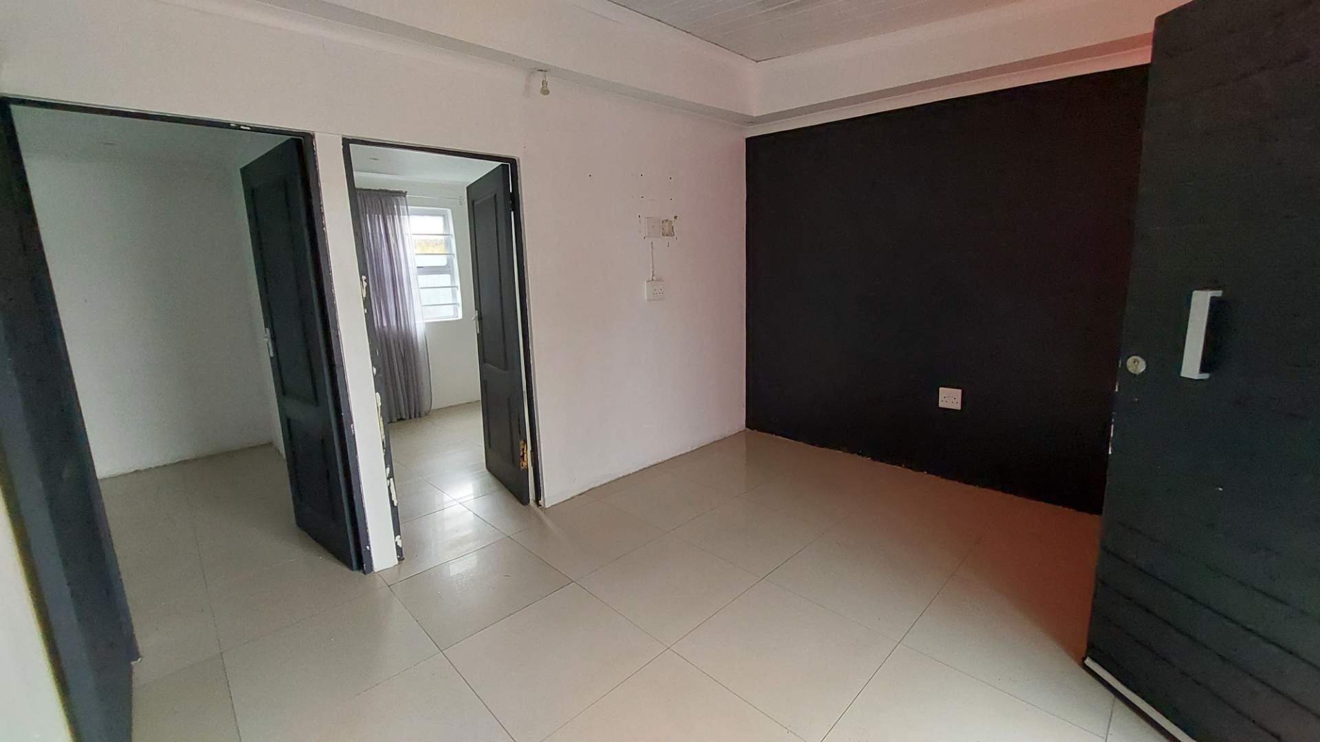 Kewtown House For Sale Secure 2Bedroom Family Home with Parking and