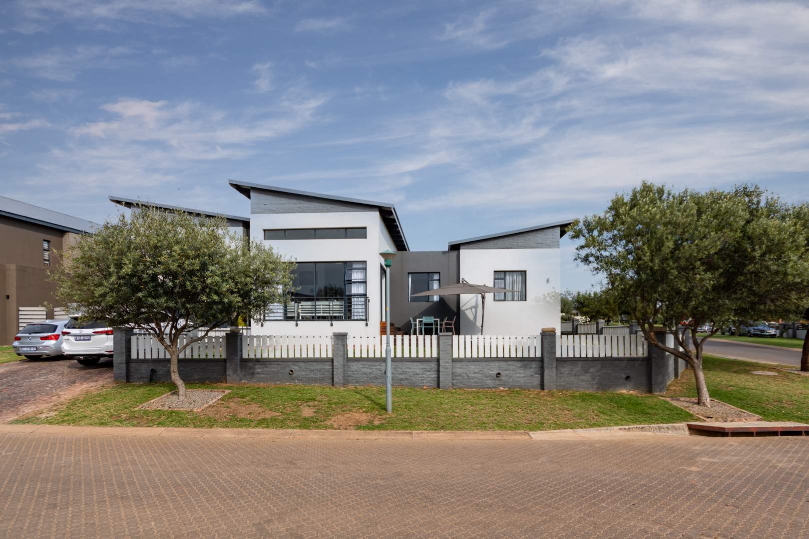 Stunning 4Bed House For Sale in Copperleaf Golf & Country Estate