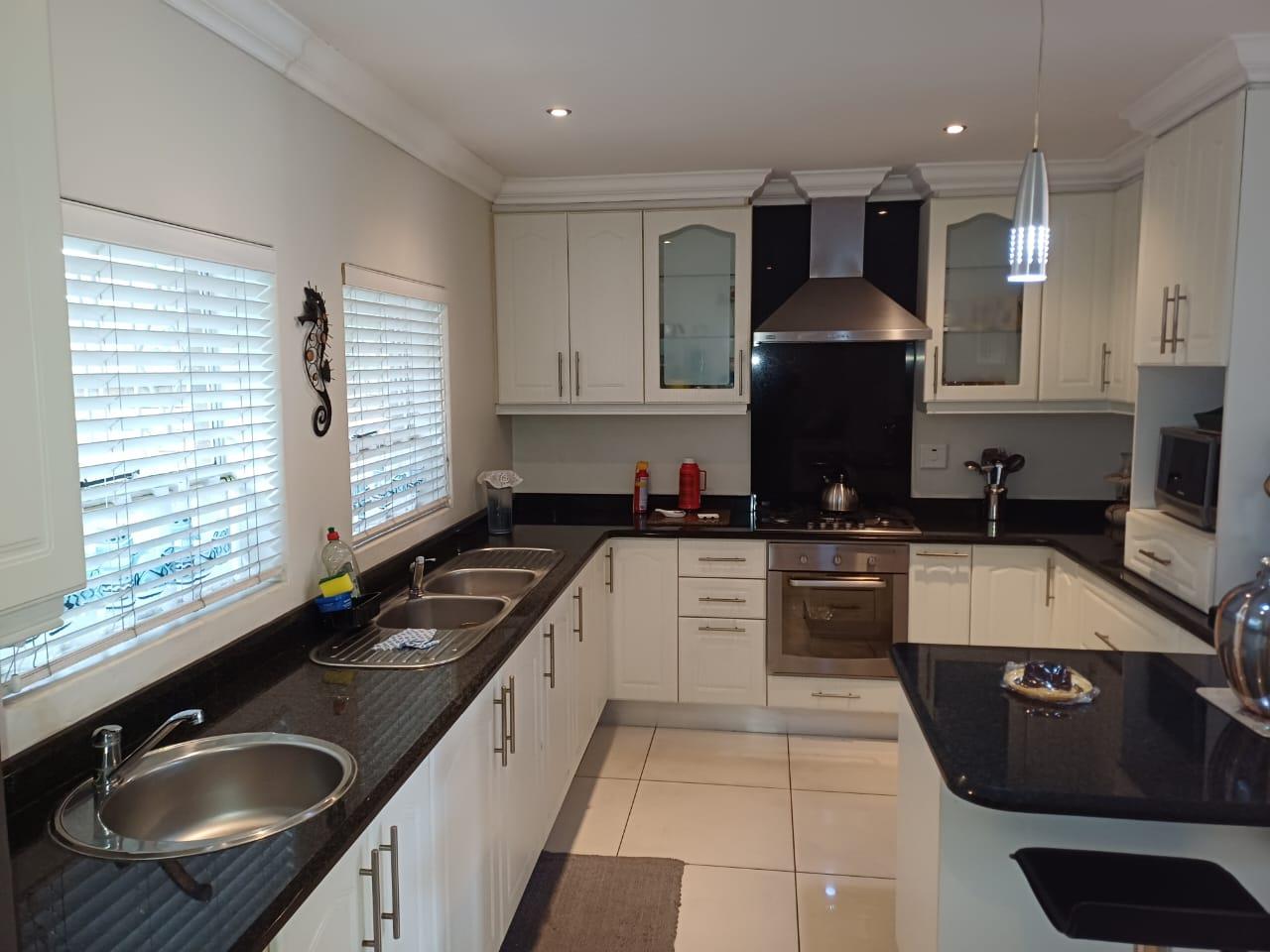 For Sale Arboretum Townhouse with 4 bedrooms, double garage, pet