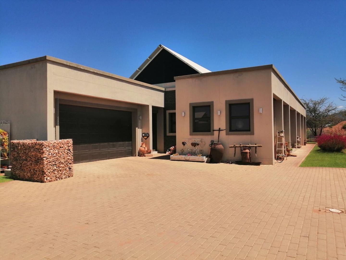 Stunning 4 Bedroom House For Sale, Omeya Golf Estate Must See