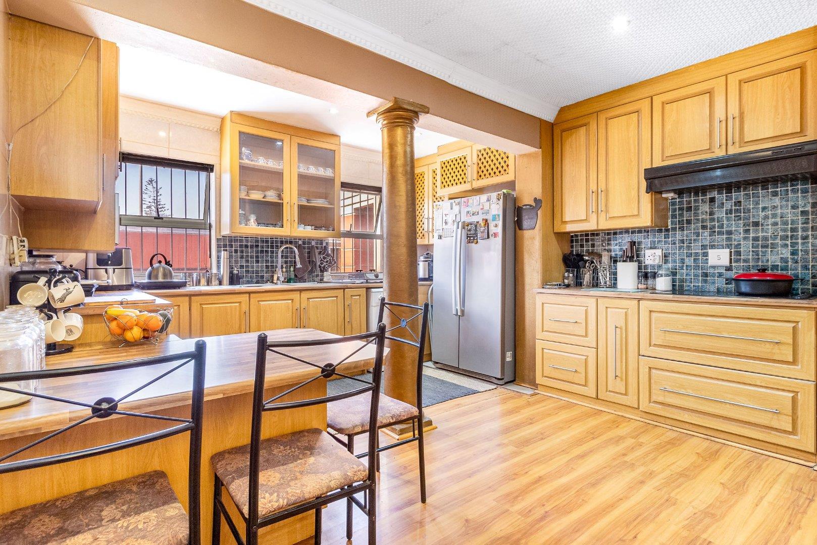 Soneike House For Sale Spacious family home with braai room, double