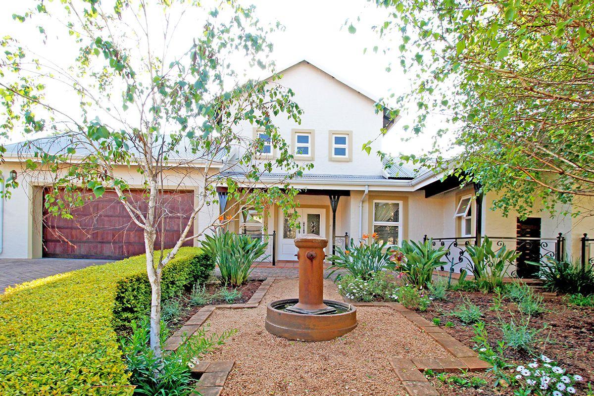 4 Bedroom House For Sale in Midfield, 5 Invicta Close 2068004 MyProperty