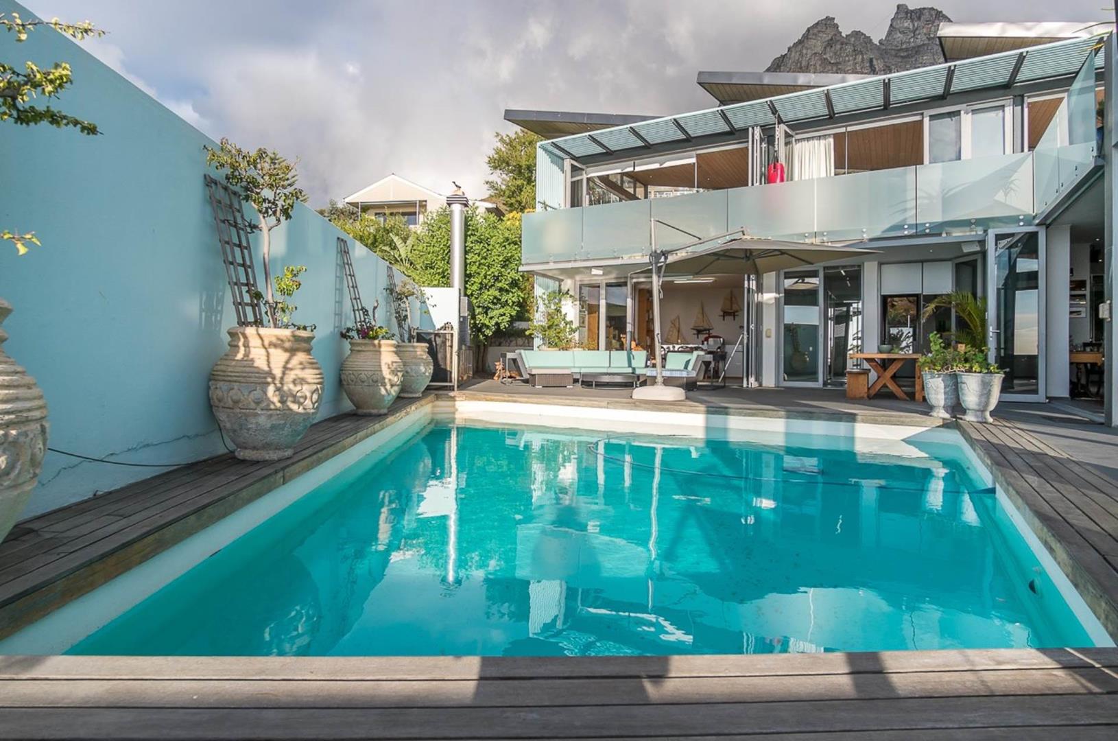 5 Bedroom House in Camps Bay For Sale R33,000,000 2073832