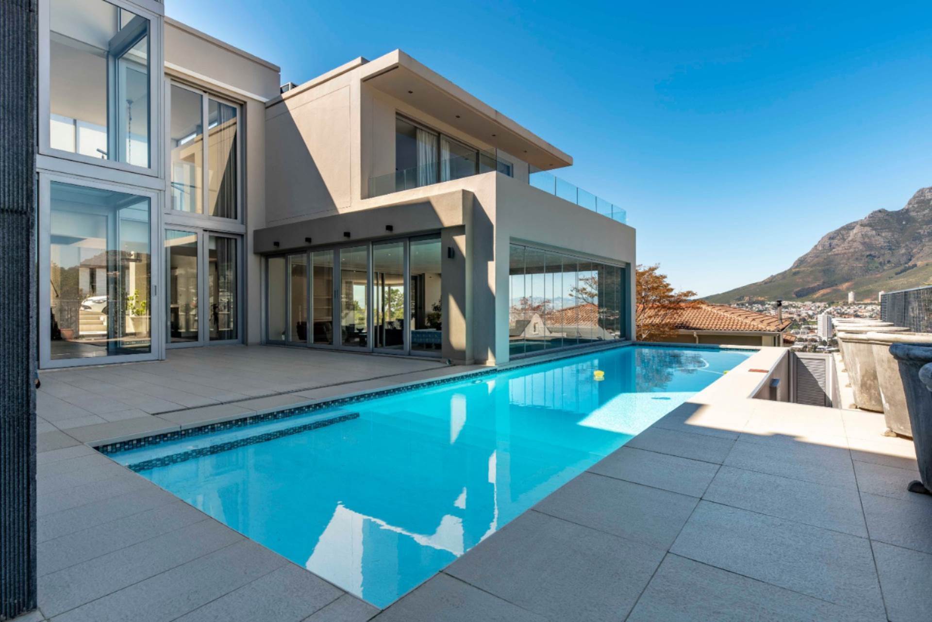 Tamboerskloof House For Sale in TAMBOERSKLOOF, CAPE TOWN was listed