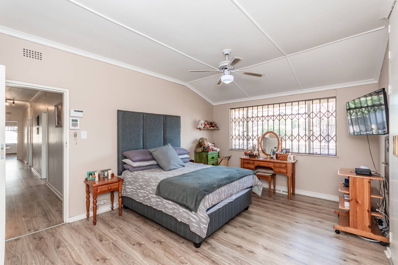 5 Bedroom House in Hazeldene, Germiston Sold for R 2,150,000 2060397