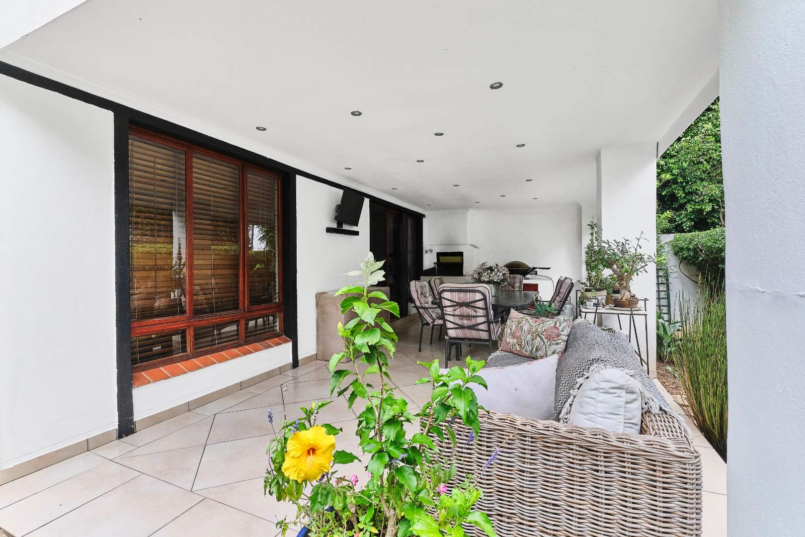 3 Bedroom Cluster in Sunninghill For Sale R1,950,000 2222955