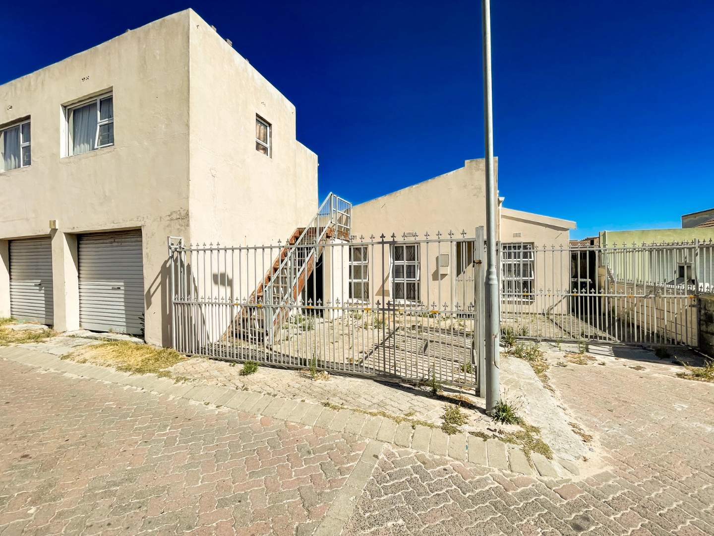 4-bedroom-house-in-strandfontein-village-mitchells-plain-for-sale-for