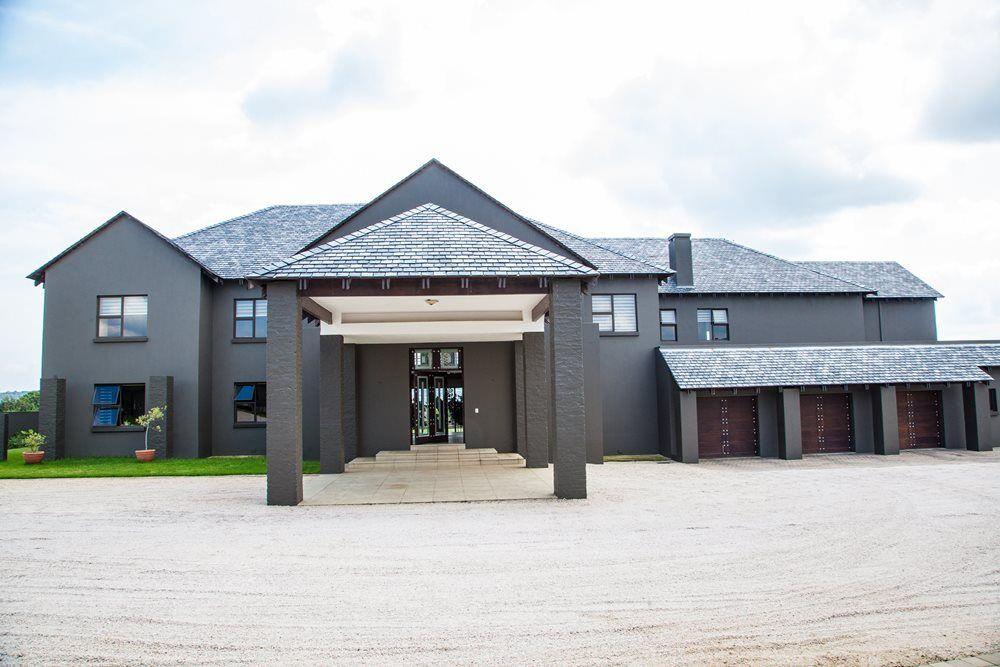 5 Bedroom House in Waterfall Equestrian Estate, Midrand For Sale for R