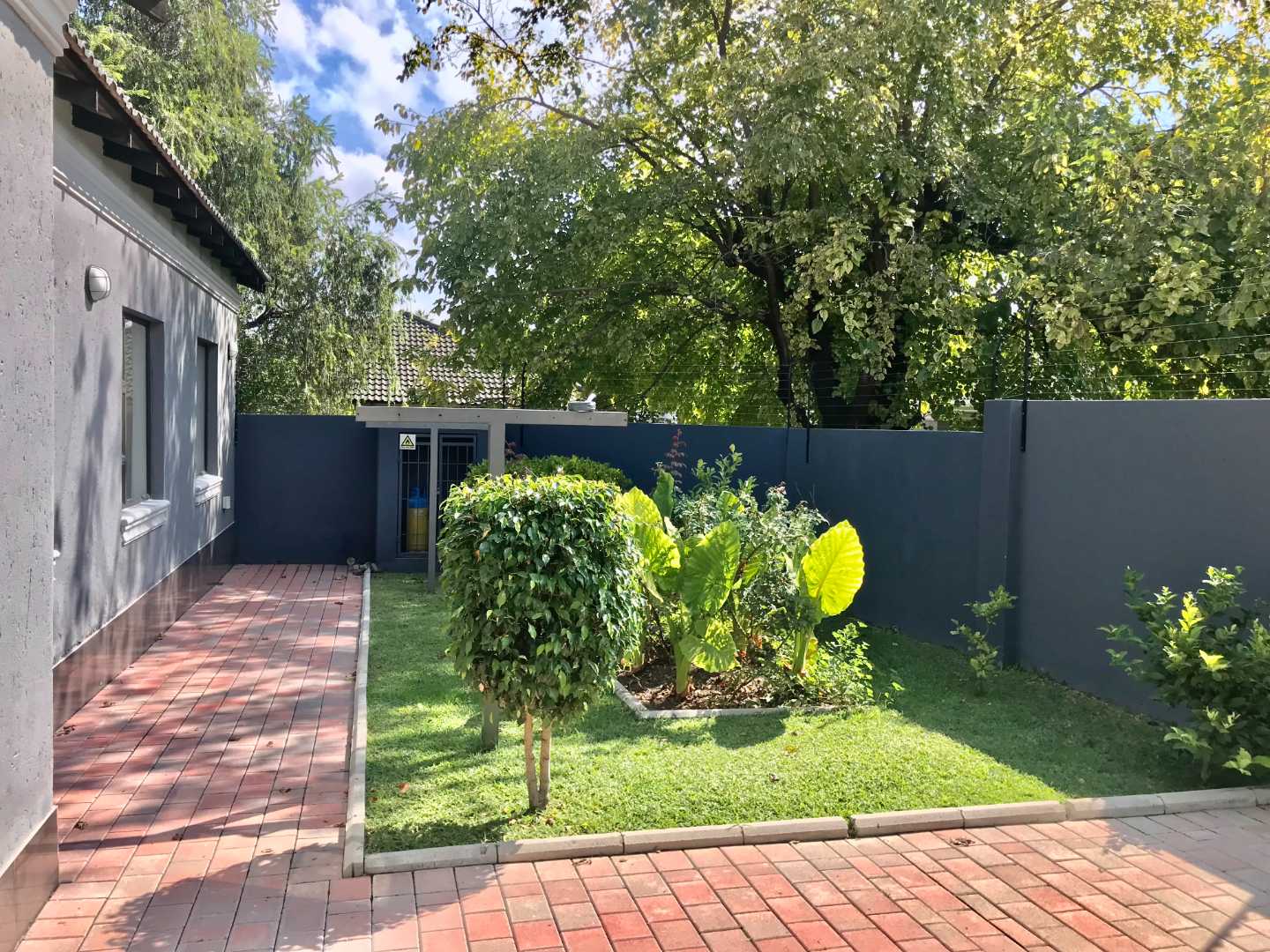 property-image