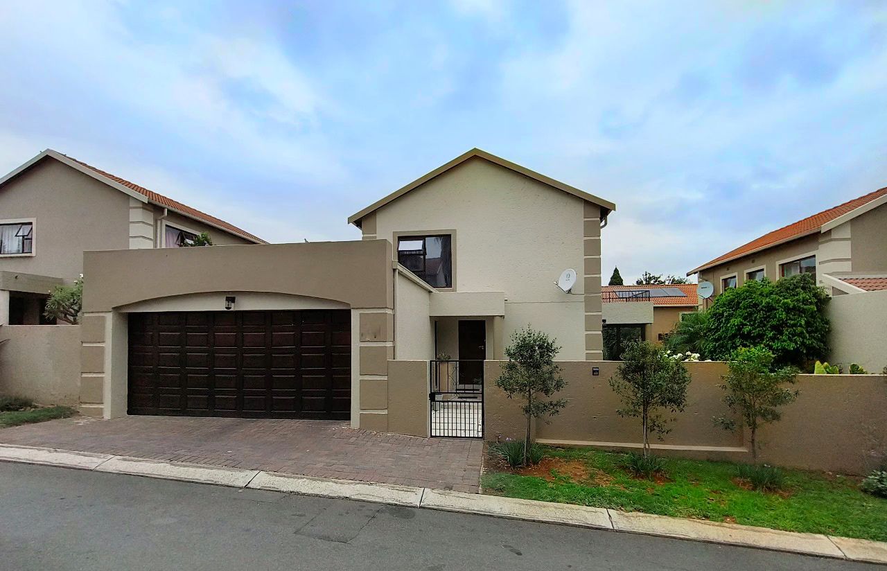 3 Bedroom Cluster in Douglasdale, Sandton Rental Monthly for R 17,500
