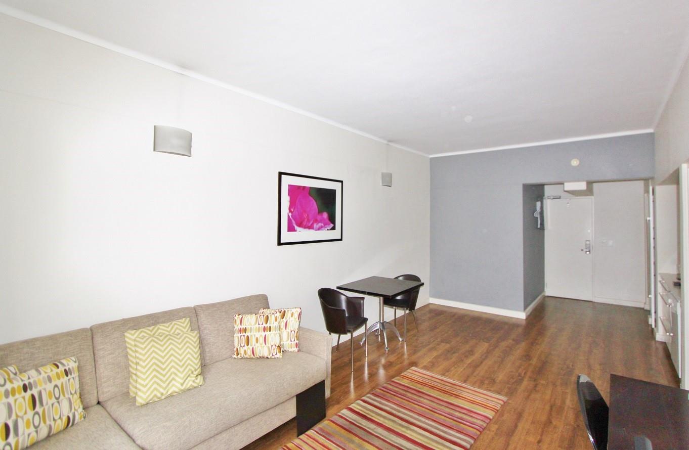 Cape Town Apartment For Sale in Cape Town City Centre, Cape Town was listed for R1,625,000.00