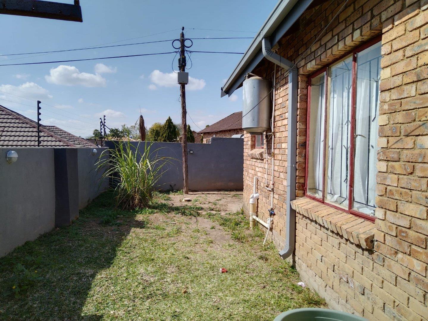 4 Bedroom House in Kingsview For Sale R1,295,000 2202005