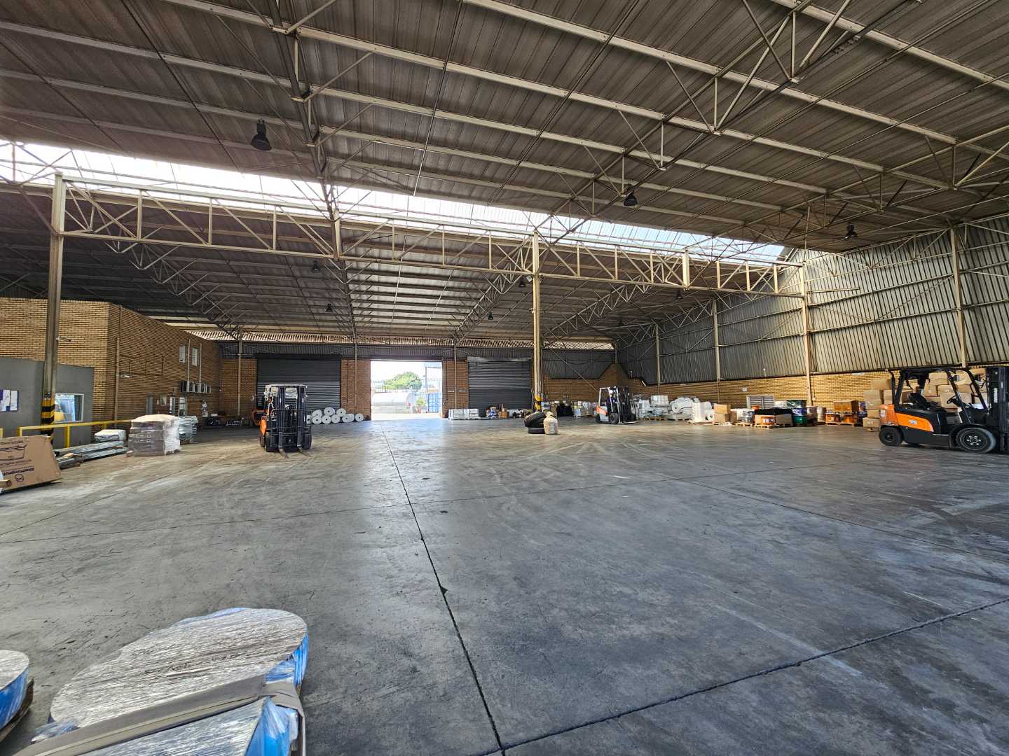 Industrial warehouse to rent in Spartan with 3-phase power and easy ...