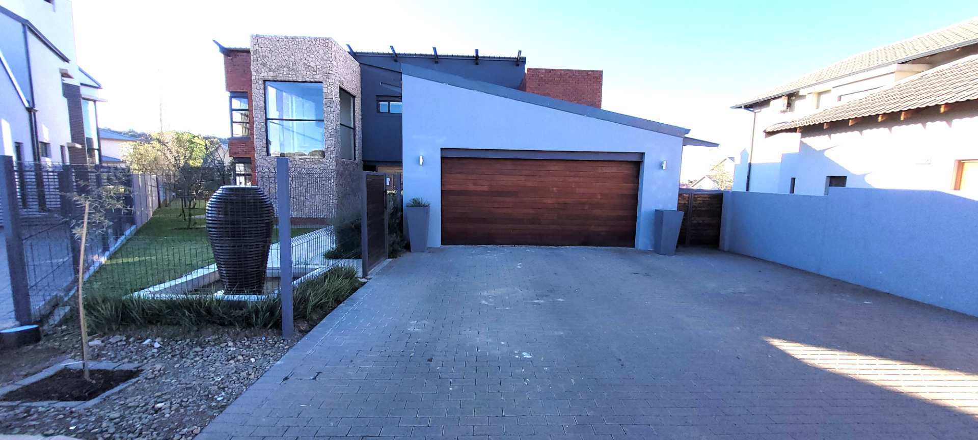Bloemfontein House For Sale in Somerton Estate, Bloemfontein was listed for R4,200,000.00 on