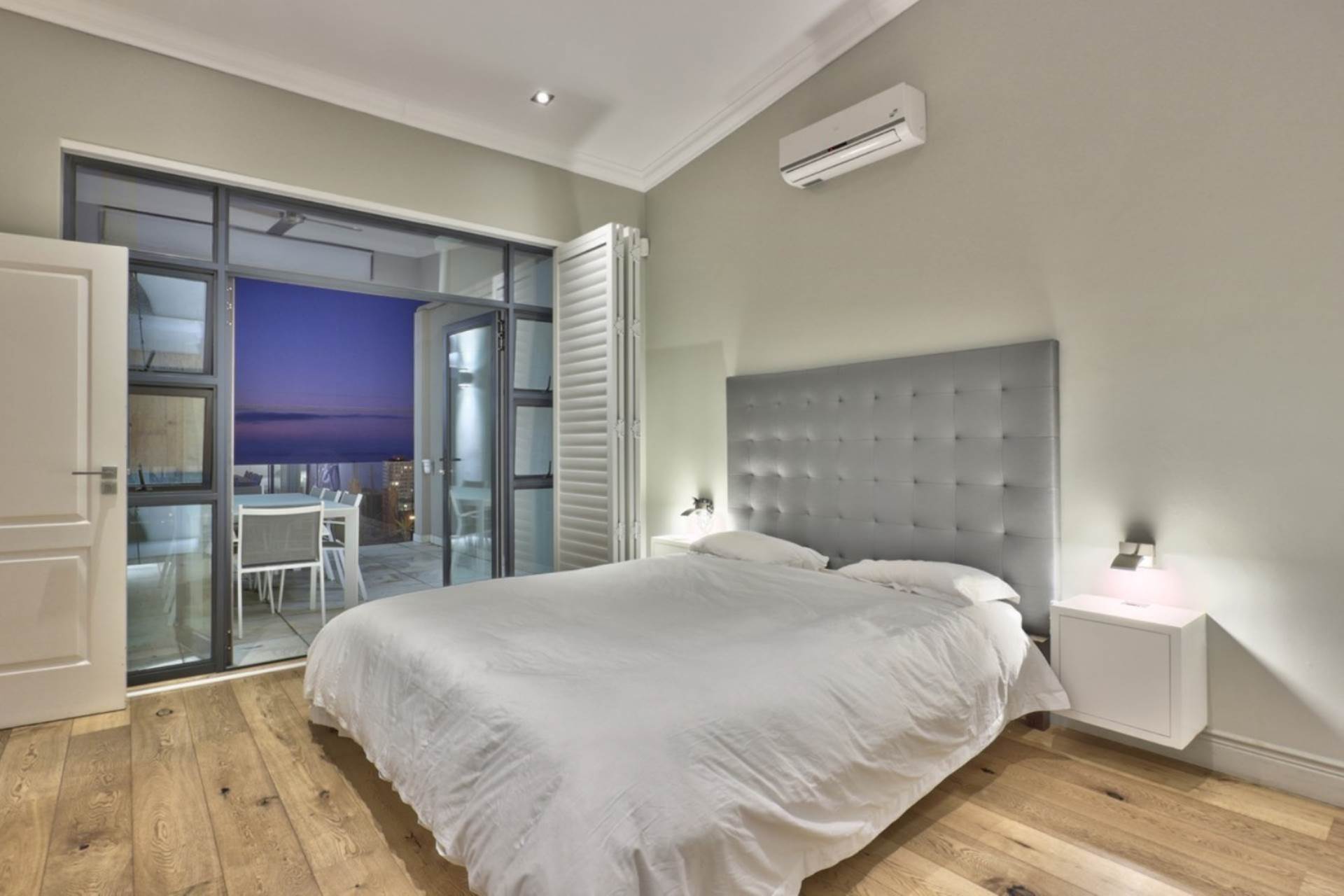 Sea Point House For Sale in SEA POINT, CAPE TOWN was listed for R8