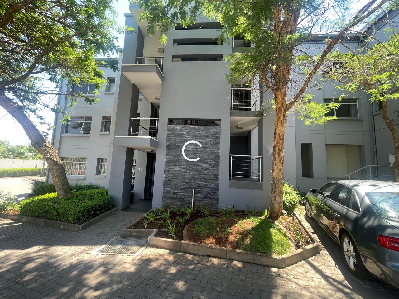 Magnificent 2 bedroom 2 bathroom apartment in Rivonia 