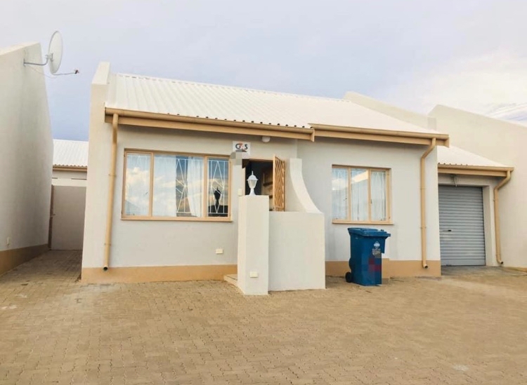 Townhouse To Rent In Rocky Crest, Windhoek, Namibia for NAM 6,500 /month