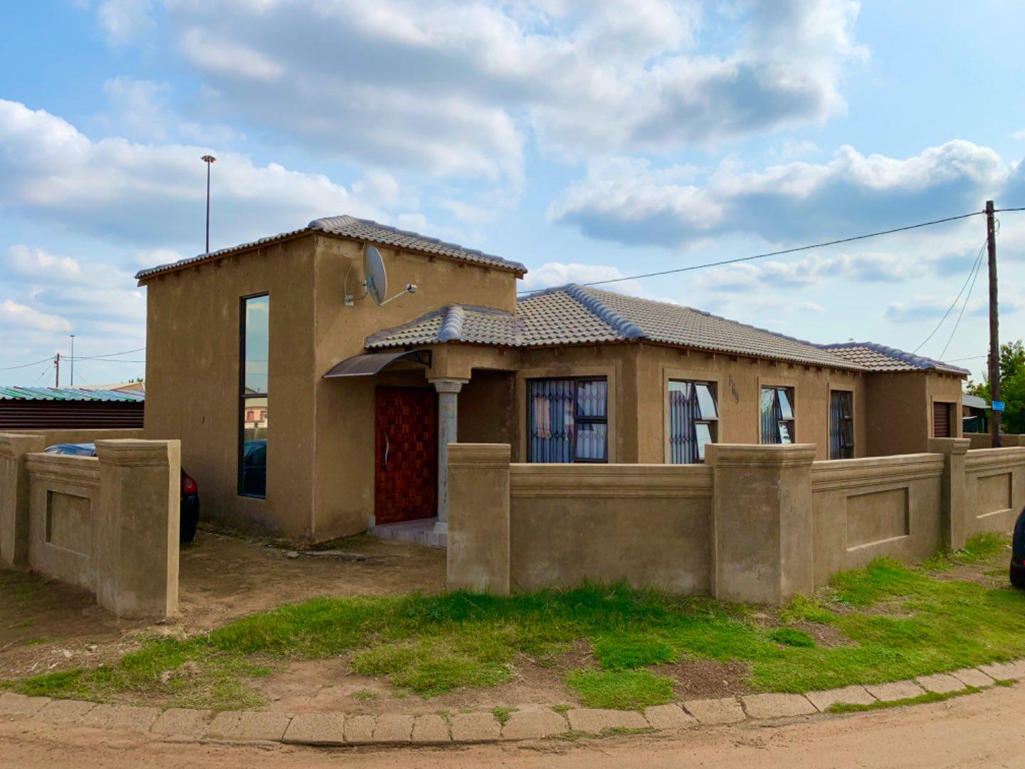 House For Sale in Sharpeville