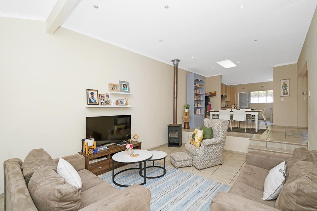 3 Bedroom Townhouse in River Club For Sale R2,350,000 2222940